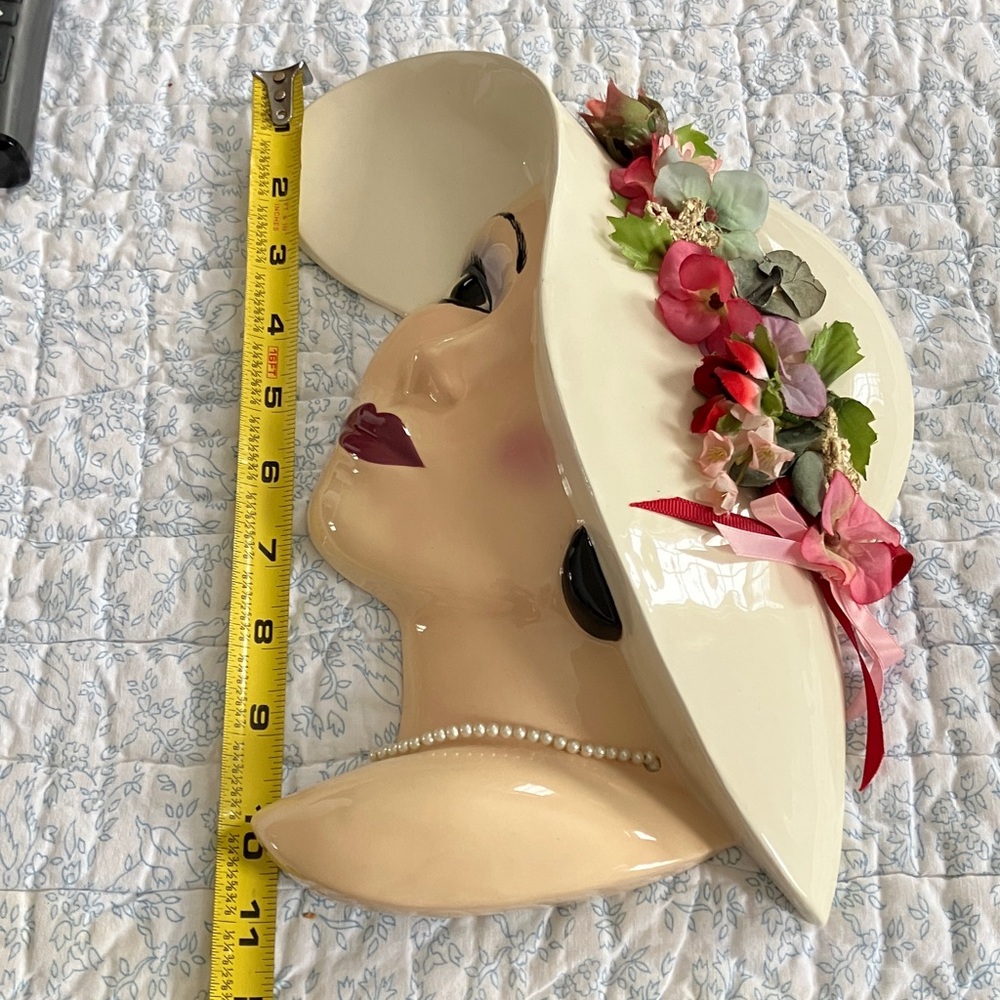 Vintage 11” lady head with hat flowers and necklace ceramic 3D wall art EUC - Picture 10 of 10